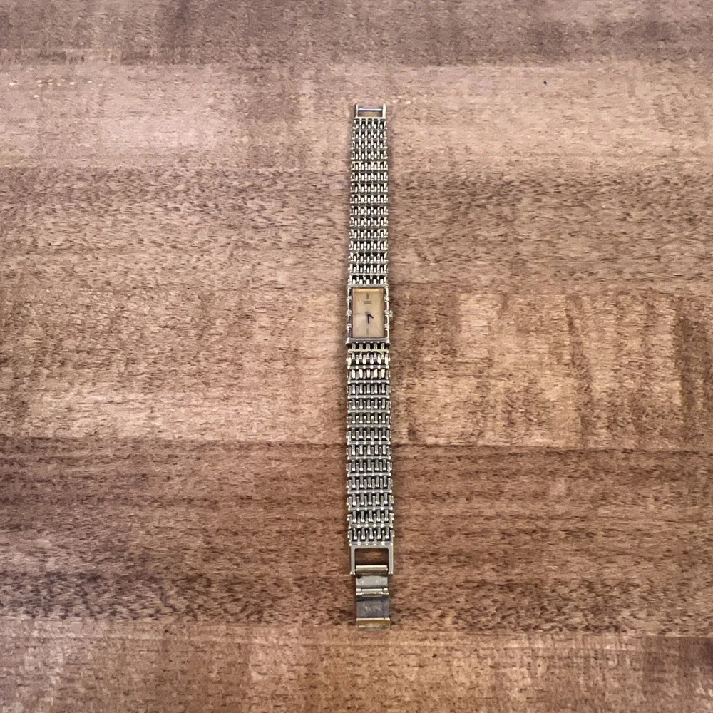 SLIM SEIKO VINTAGE QUARTZ WATCH WITH CHAIN BRACELET 2E20-5079 - READ DESCRIPTION